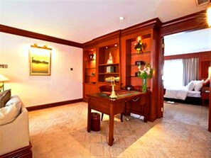 Executive Suite River (Non-Smoking Room) | Living area | 1-inch LCD TV with satellite channels, TV