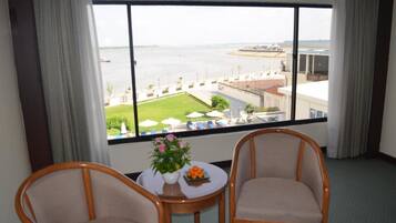 Junior-Suite, Nichtraucher, Flussblick | Ausblick vom Zimmer