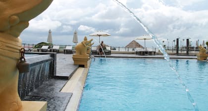 Hotel Cambodiana