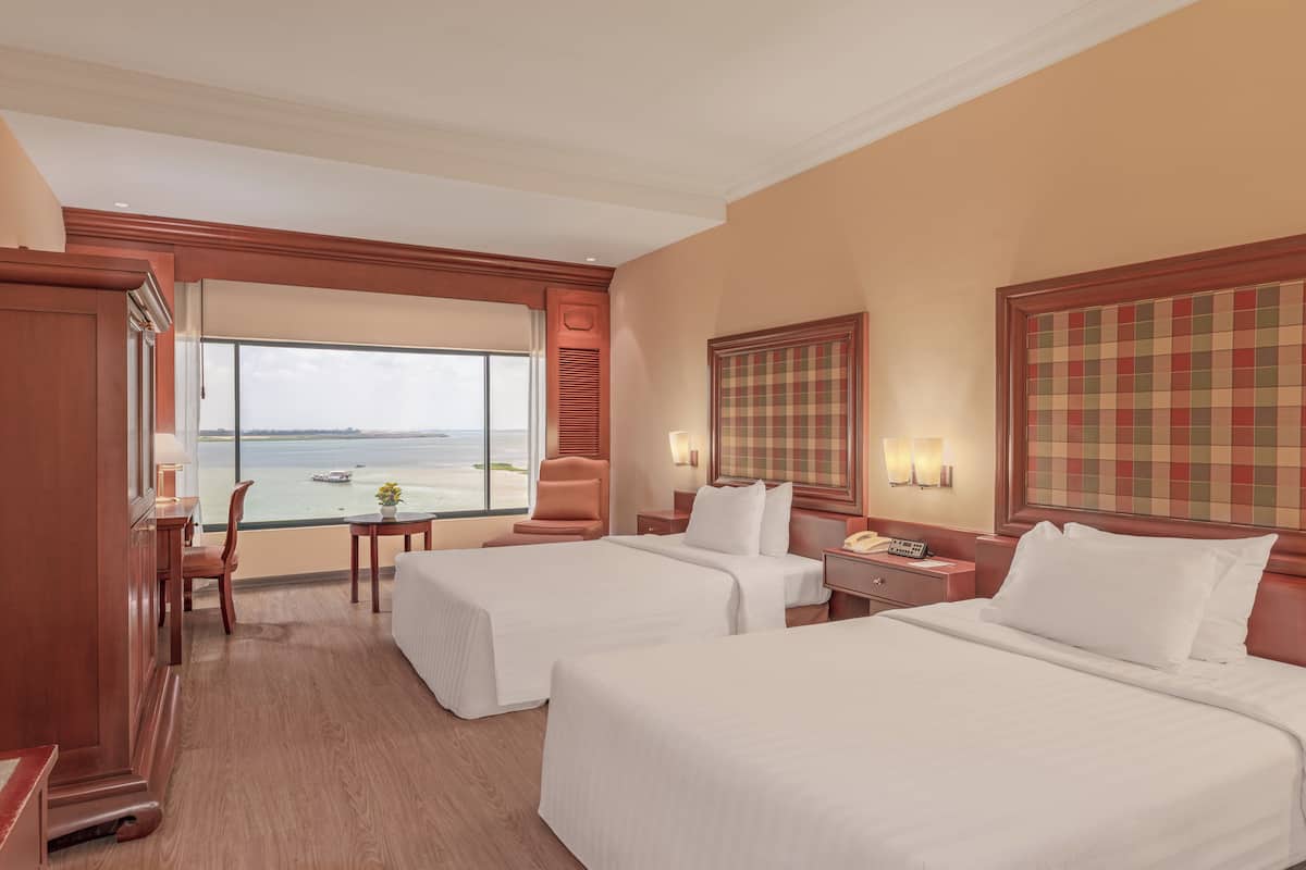 Deluxe-Zimmer, Nichtraucher, Flussblick | Minibar, Zimmersafe, Schreibtisch, laptopgeeigneter Arbeitsplatz