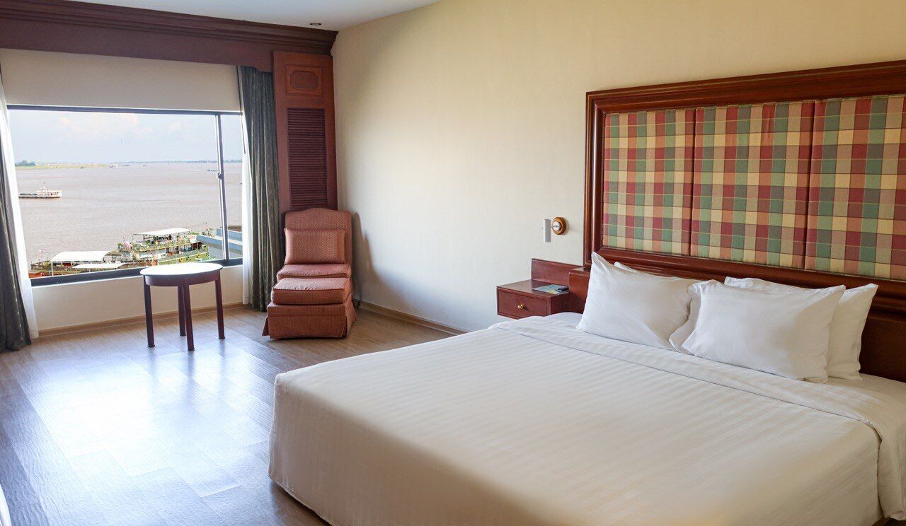 Minibar, in-room safe, desk, blackout curtains