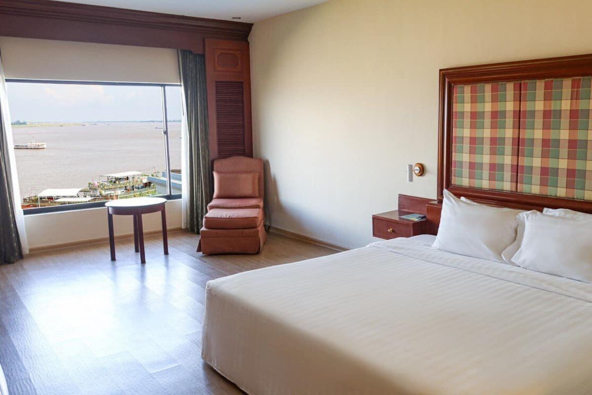 Minibar, in-room safe, desk, blackout curtains