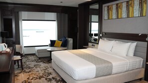 Rom – deluxe, ikke-røyk, elveutsikt | Minibar, safe på rommet, skrivebord og blendingsgardiner