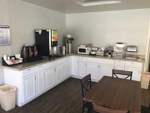 Déjeuner gratuit tous les jours