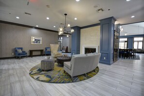 Lobby - Homewood Suites by Hilton Dallas-Lewisville (Lewisville)