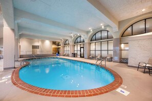Una piscina cubierta
