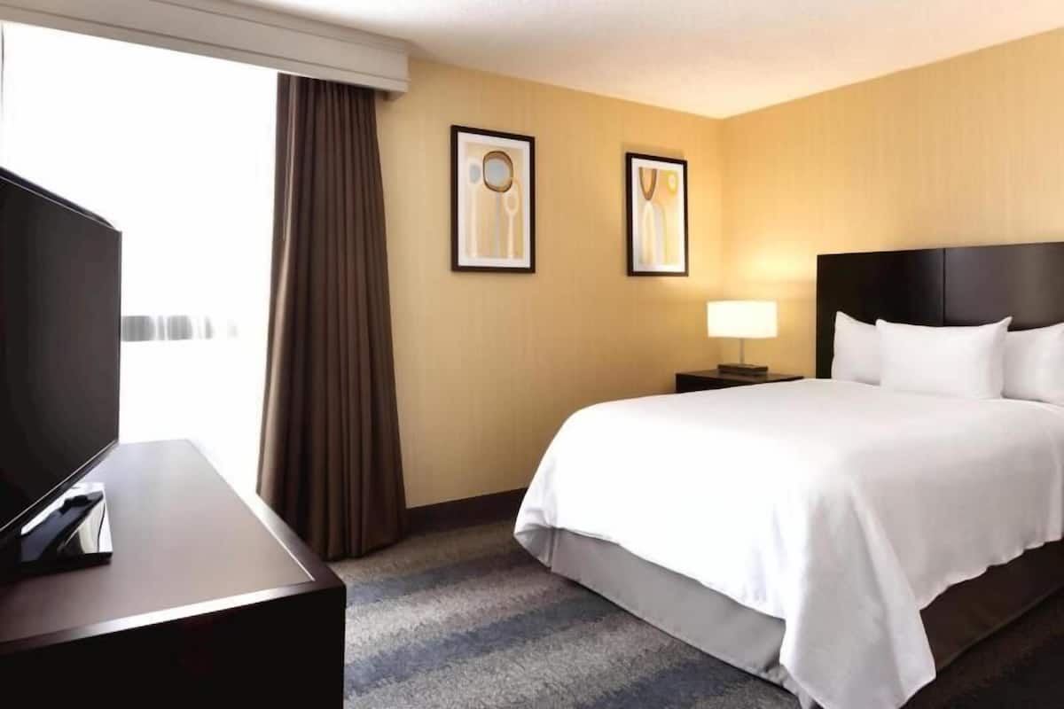 1 bedroom, in-room safe, desk, blackout drapes