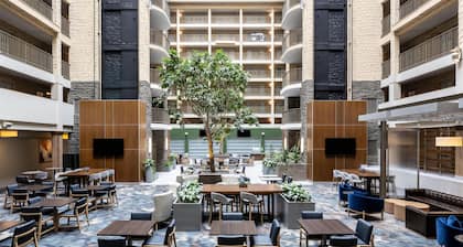 Embassy Suites by Hilton Minneapolis Bloomington Edina