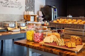 Daily buffet breakfast for a fee -  Sure Hotel by Best Western Lille Tourcoing (Bondues)