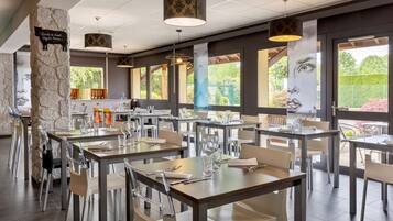 Dagelijks ontbijtbuffet (EUR 13.35 per persoon)