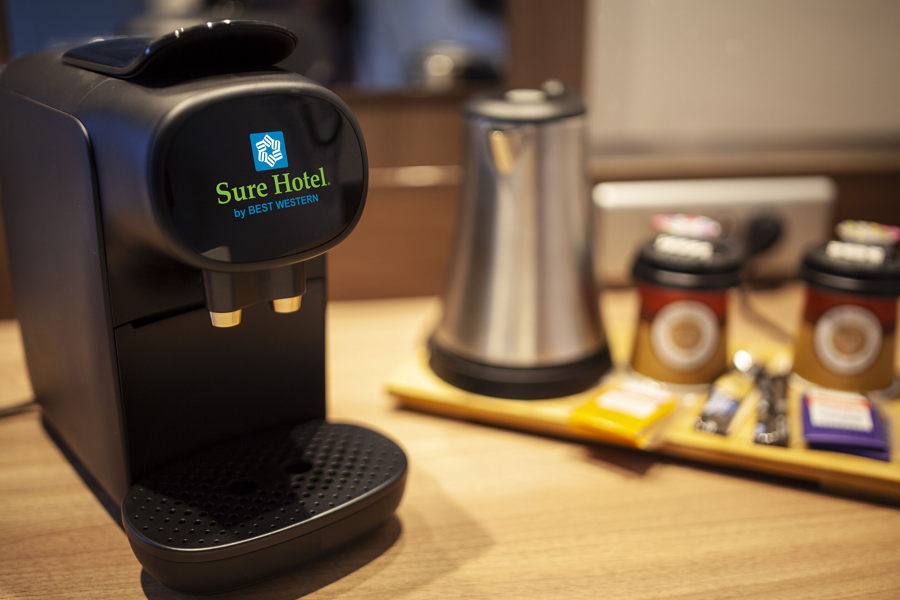 superior room, 1 king bed, non smoking, garden view | premium bedding, in-room safe, desk, blackout curtains