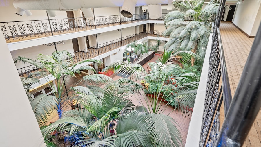 Coratel Plus Suites Wichita West Airport