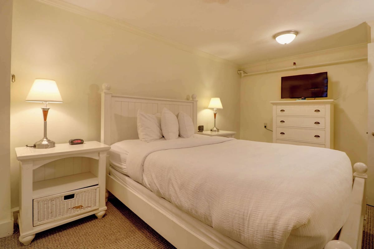 Suite familiar | 1 habitación, ropa de cama hipoalergénica y escritorio