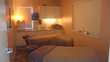 Sauna, hot tub, steam room, Turkish bath, body treatments, aromatherapy