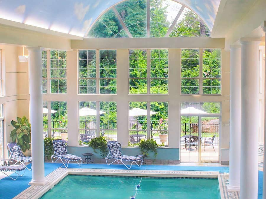 Indoor pool, seasonal outdoor pool, sun loungers