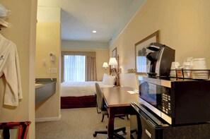 Standard Room, 1 Queen Bed | 1 bedroom, hypo-allergenic bedding, desk, laptop workspace