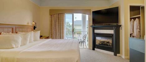 1 bedroom, hypo-allergenic bedding, desk, laptop workspace