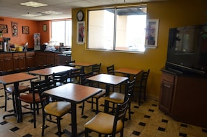 Free daily continental breakfast
