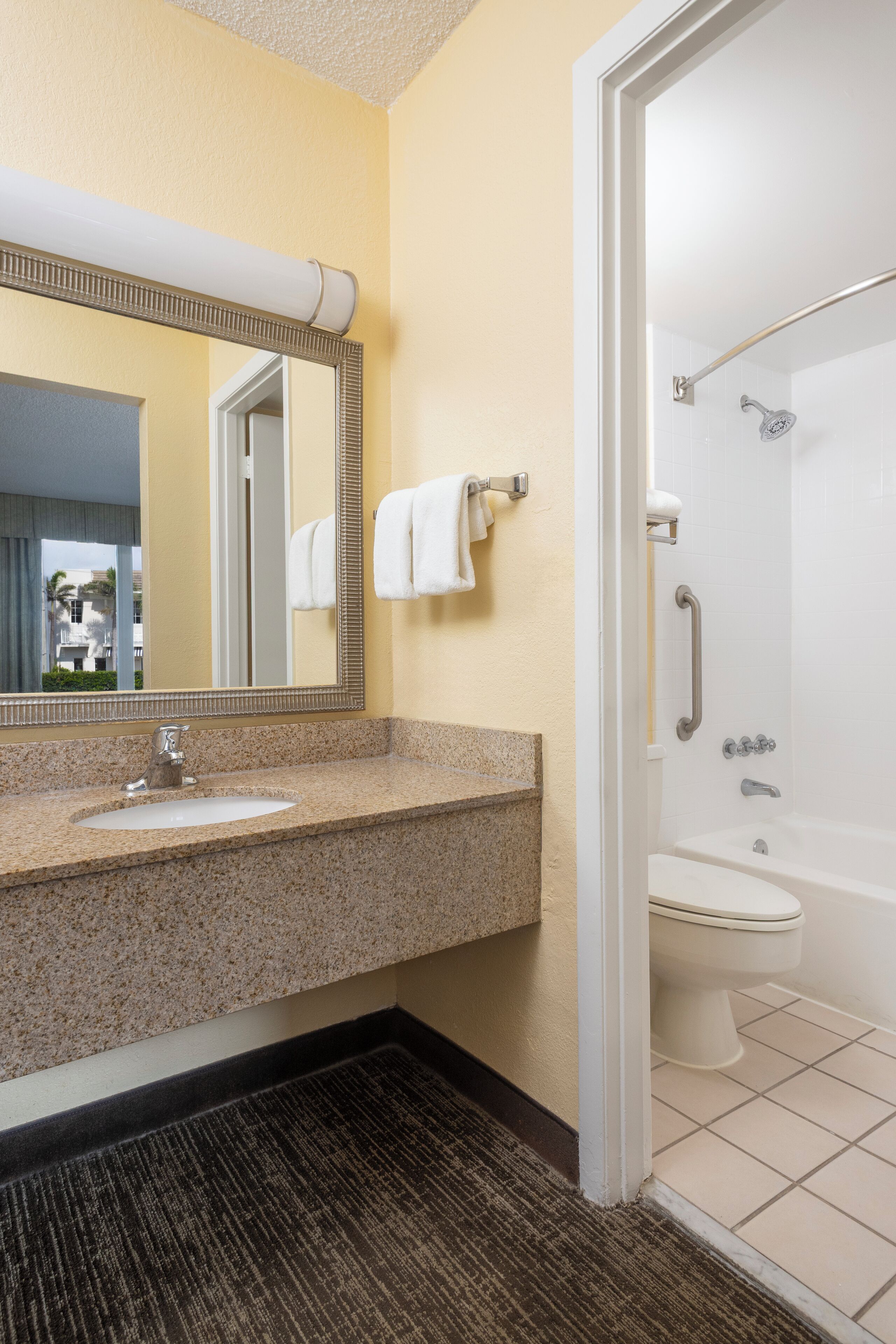 Photo - Ocean Breeze Inn Vero Beach