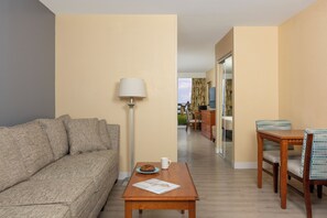 Suite, 1 Bedroom, Oceanfront (King) | Hypo-allergenic bedding, in-room safe, desk, blackout drapes - Ocean Breeze Inn Vero Beach (Vero Beach)