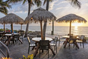 Breakfast, lunch, dinner served; American cuisine, beach views 