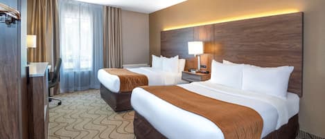 Comfort Care, Double Room, 2 Double Beds, Non Smoking/Upper Floor | Ropa de cama de alta calidad, escritorio, cortinas opacas