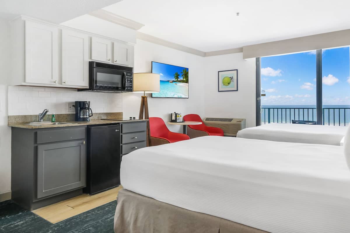 Studio, 2 Queen Beds, Kitchenette, Beach View (Gulf Front)