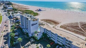 A hotel named 'Balmar' with a view of the beach and ocean. - Bilmar Beach Resort (Treasure Island)