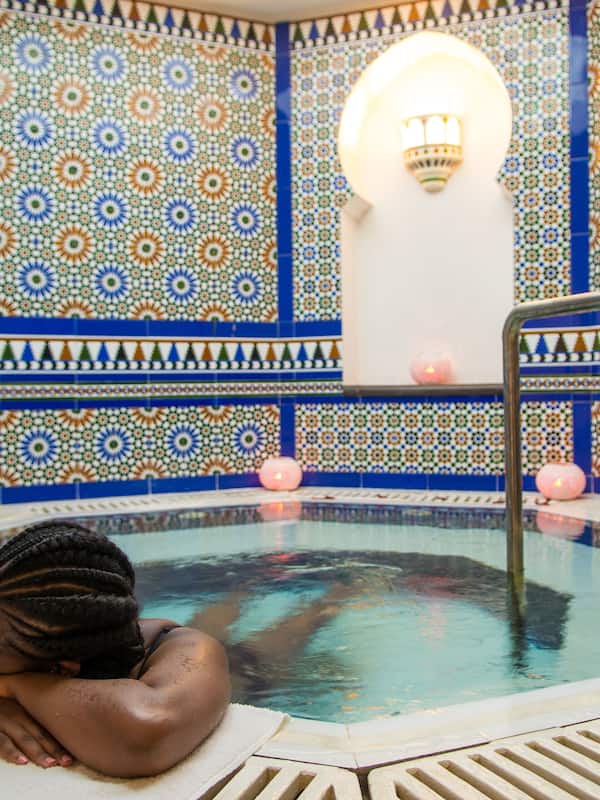 Sauna, hot tub, steam room, body treatments, aromatherapy, body scrubs