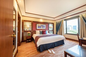 Executive Suite | 迷你吧、客房内保险箱、特色家居、办公桌
