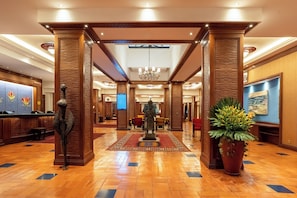 Lobby - Nairobi Serena Hotel (Nairobi)