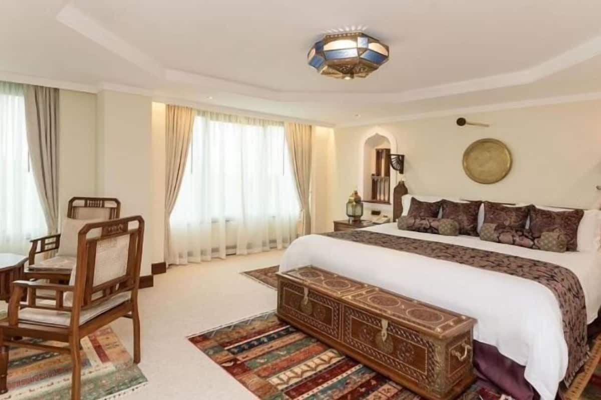 Minibar, in-room safe, individually furnished, desk