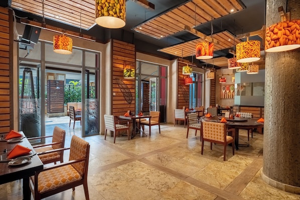 Breakfast, lunch, dinner and brunch served  - Nairobi Serena Hotel (Nairobi)