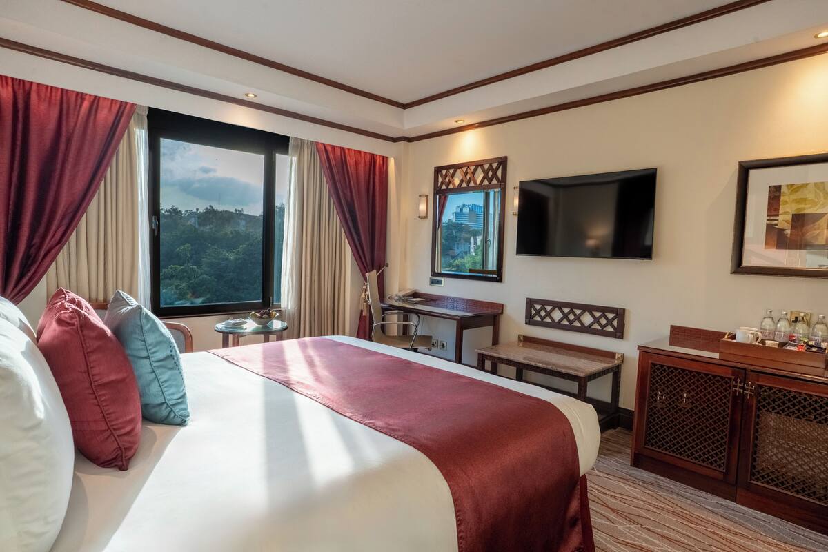 Minibar, két bảo mật tại phòng, bàn, phòng cách âm 