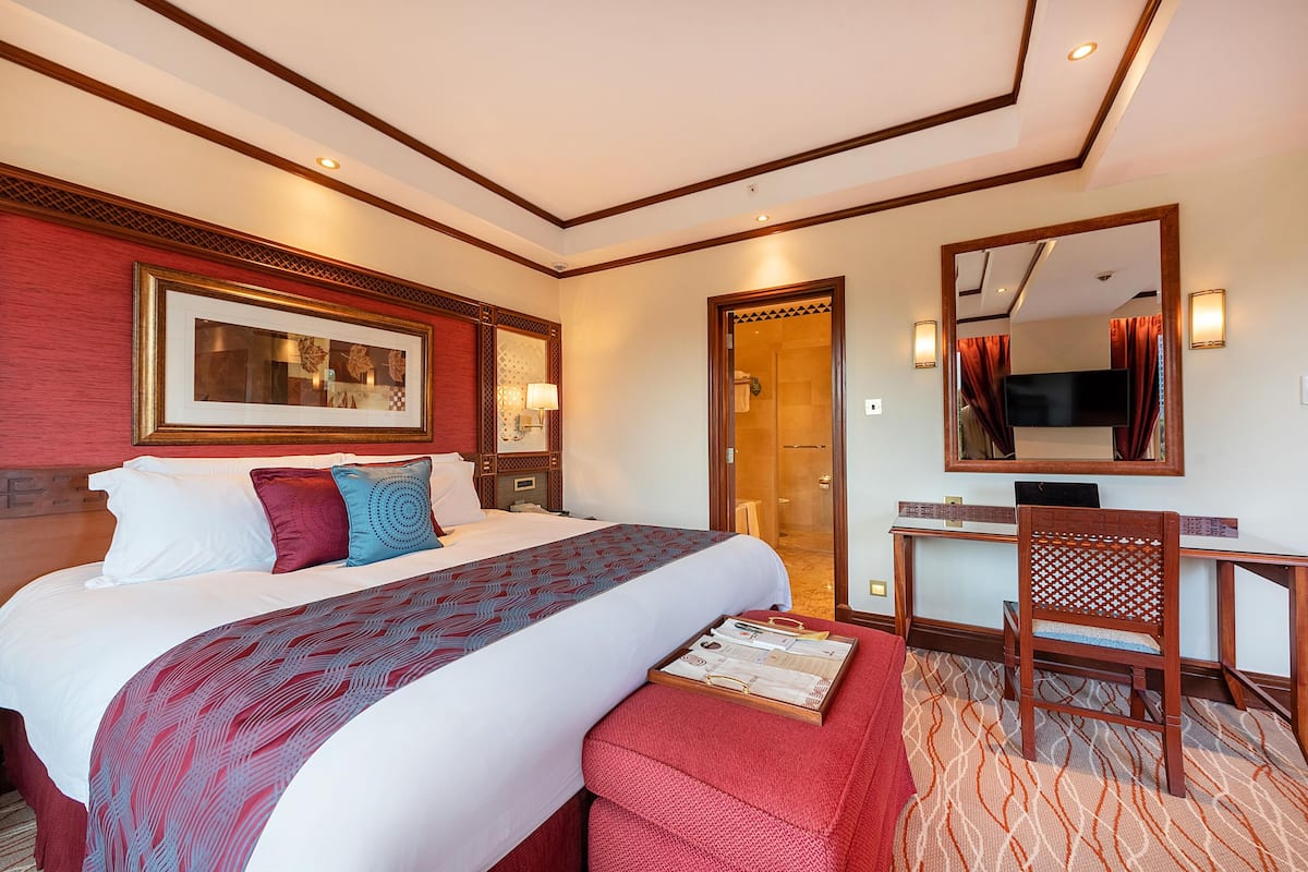 Corner Suite