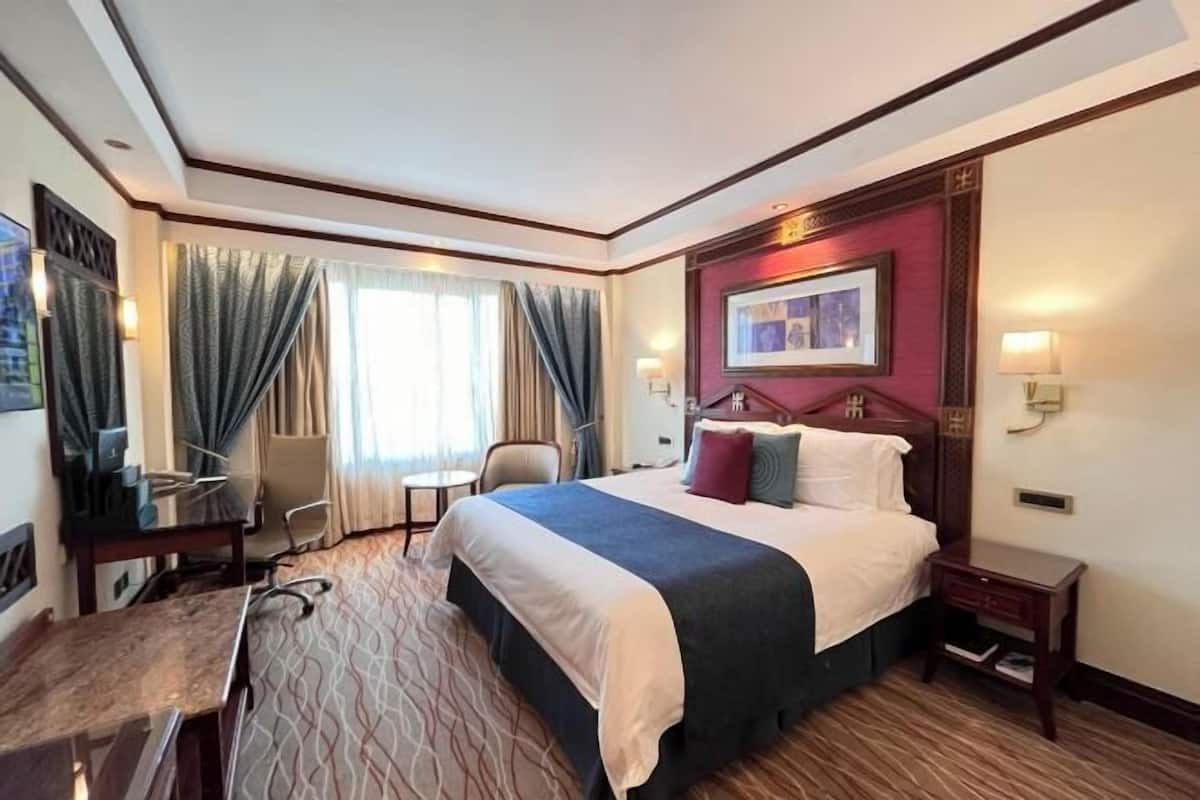 Minibar, in-room safe, individually furnished, desk