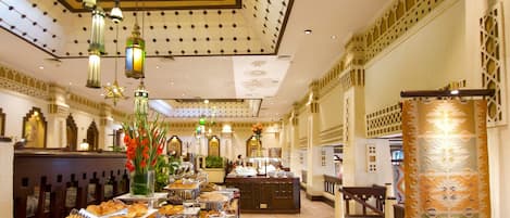 Desayuno buffet todos los días (con cargo)