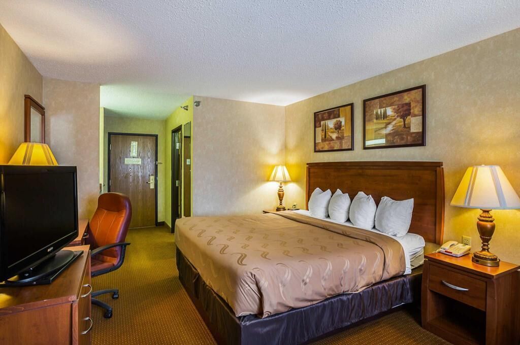 Desk, blackout curtains, iron/ironing board, free cots/infant beds