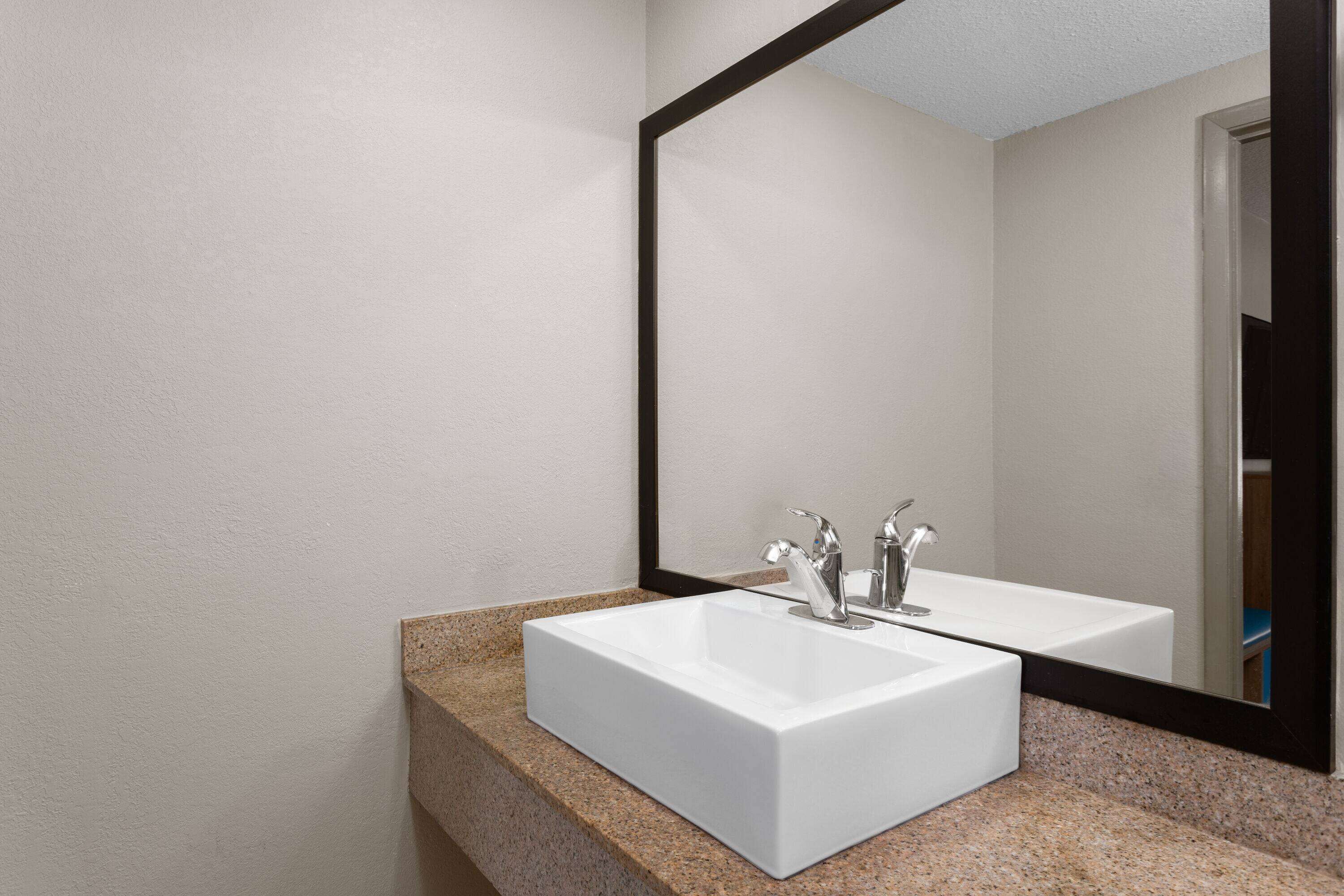 Foto - Days Inn by Wyndham St. Petersburg Central