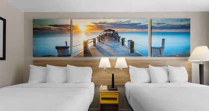 Days Inn by Wyndham St. Petersburg Central