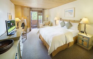 In-room safe, desk, laptop workspace, iron/ironing board - Inn on the Alameda (Santa Fe)