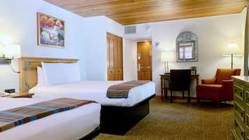 Chambre Tradition, 1 très grand lit, balcon (or Patio) | Coffres-forts dans les chambres, bureau