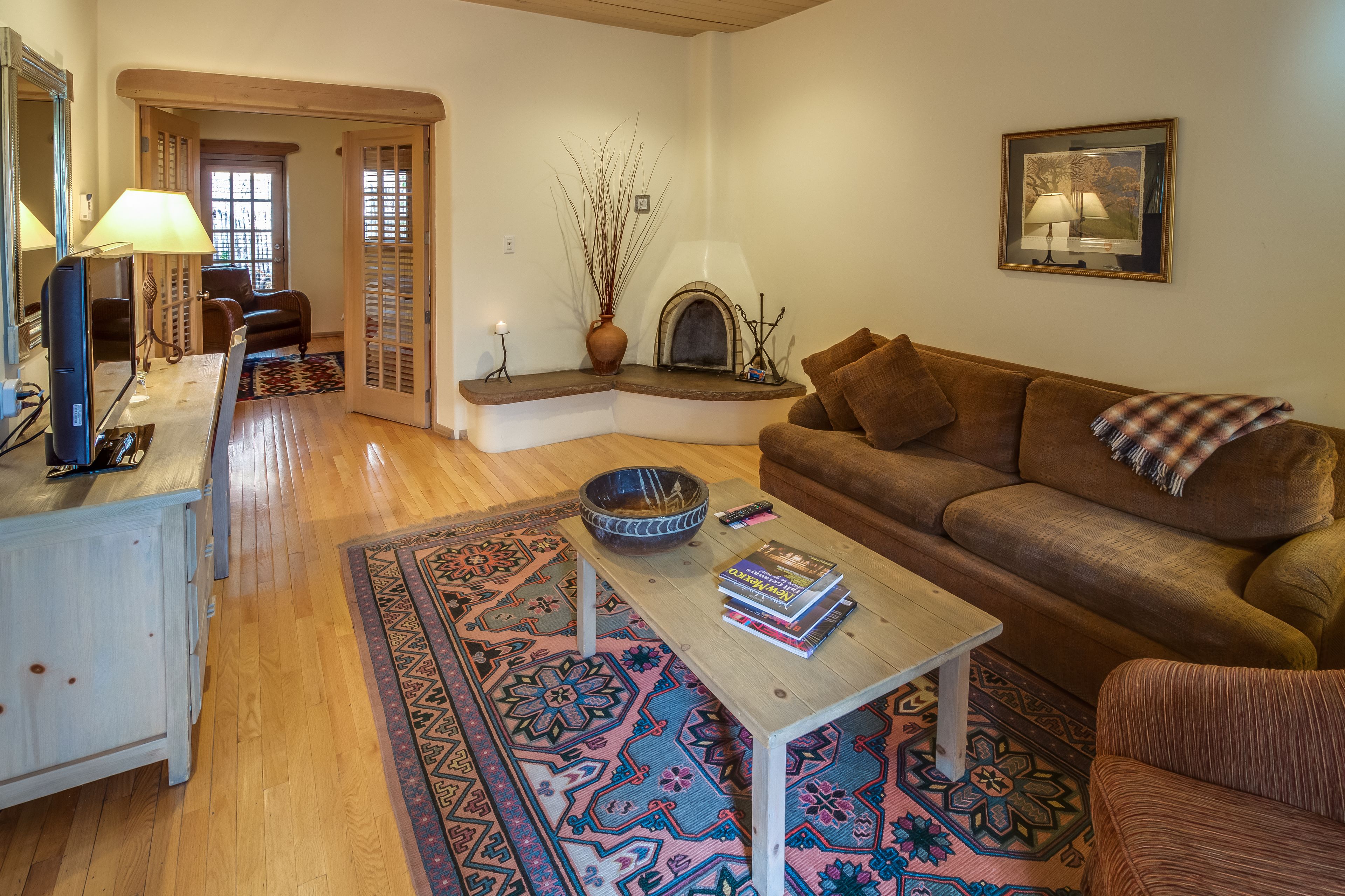 suite, 1 bedroom | living area | flat-screen tv