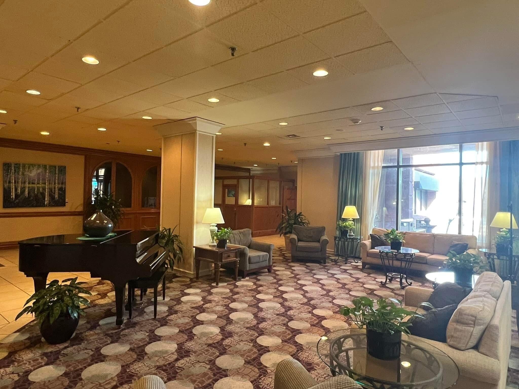 Área de estar no saguão