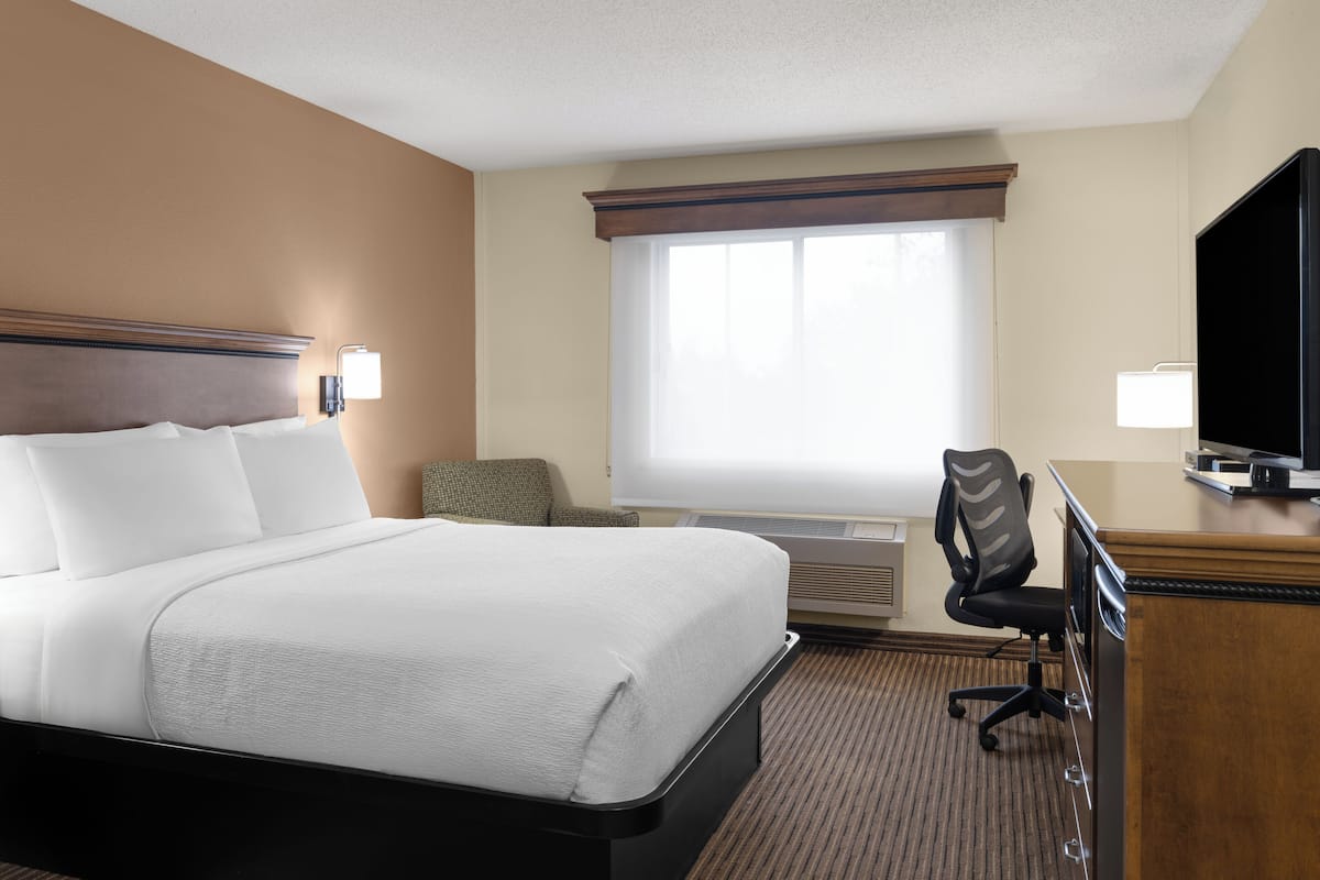 Deluxe Room, 1 Queen Bed
