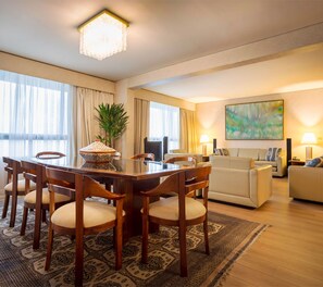 Presidentiële suite, 1 kingsize bed | Dineren op de kamer