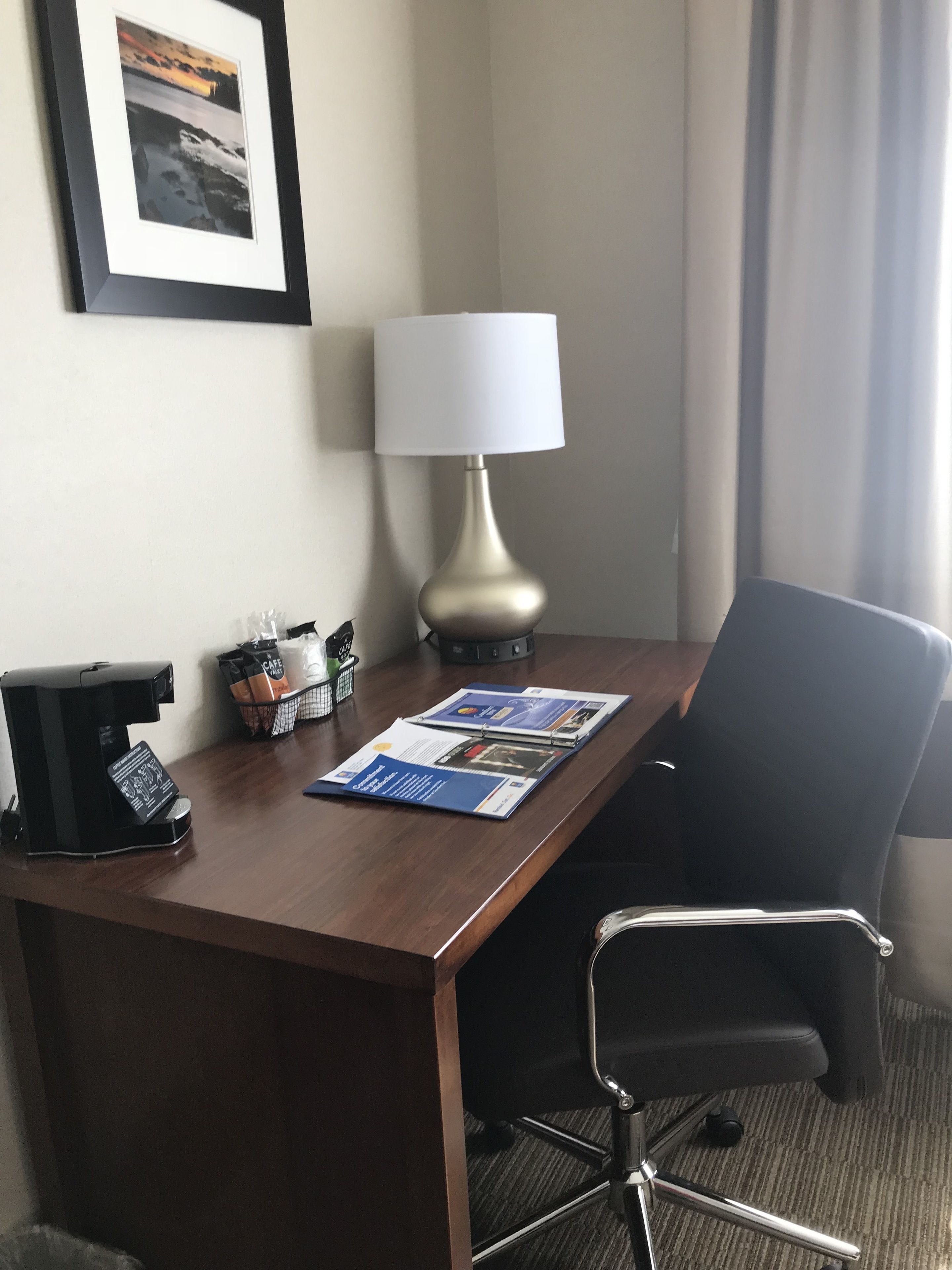 standard room, 1 king bed, accessible, non smoking | in-room safe, individually decorated, individually furnished