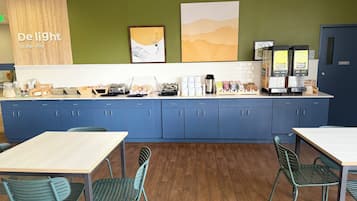 Free daily continental breakfast