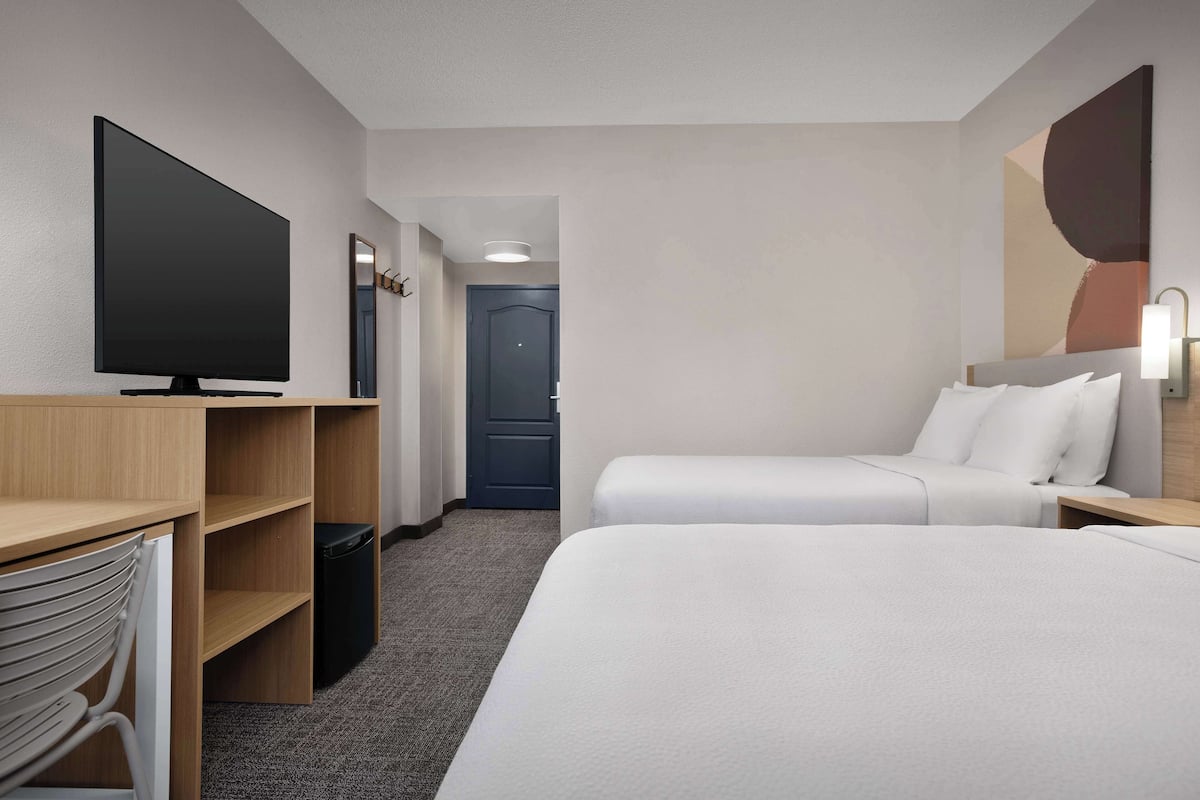 Room, 2 Queen Beds