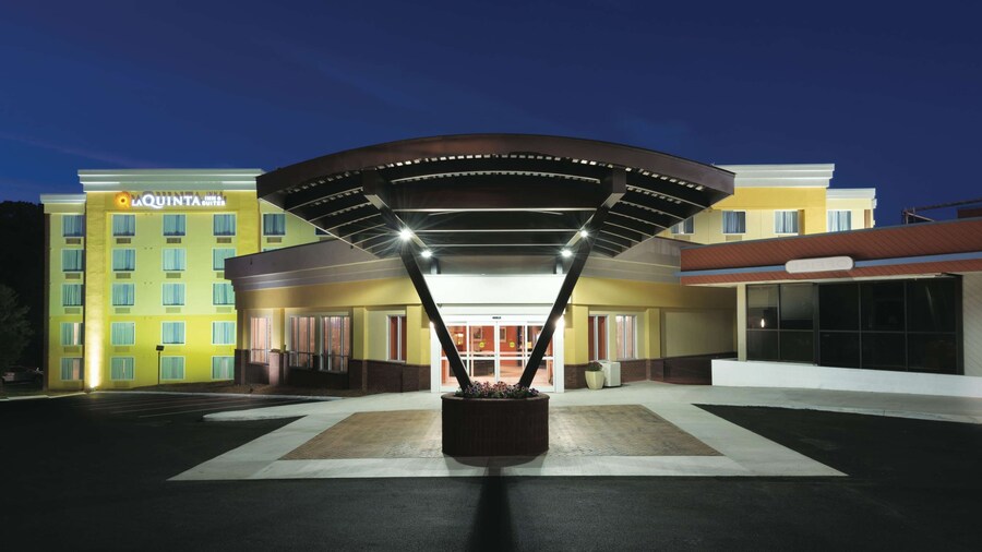 La Quinta Inn & Suites by Wyndham Lynchburg at Liberty Univ.